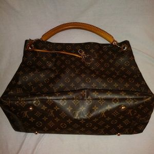 Louis Vuitton Artsy MM